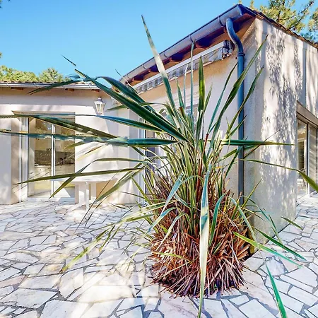 Lovely Home In Les Mathes With Wifi *